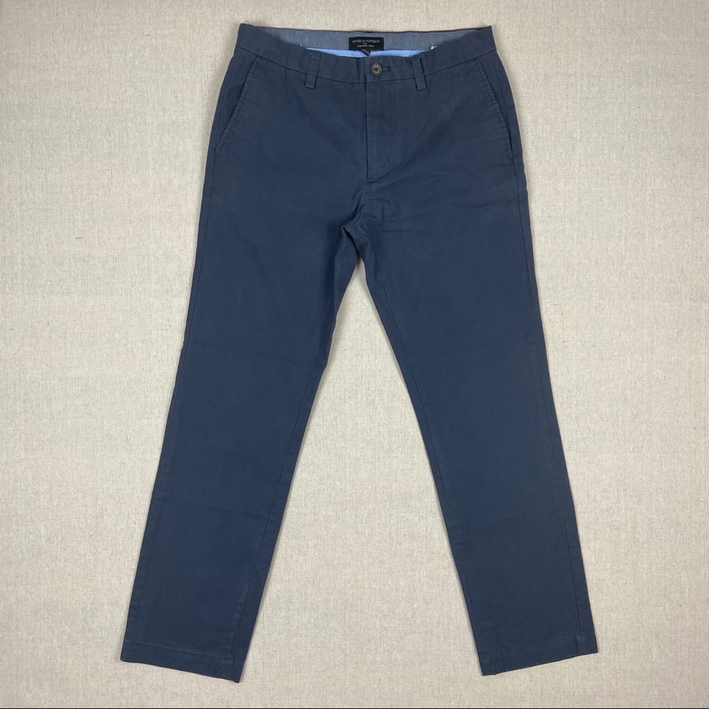 Men’s Banana Republic Emerson chino in size 32/32